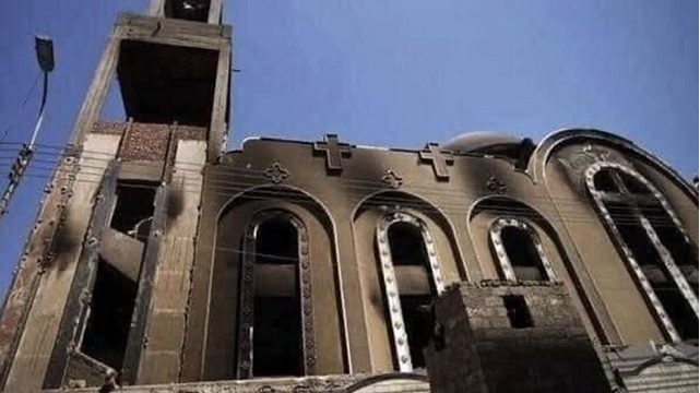 Al menos 41 muertos y 14 heridos por incendio en una iglesia en Egipto