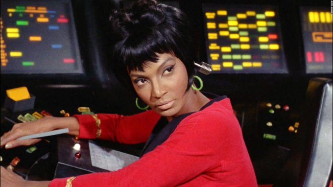 Fallece Nichelle Nichols quien diera vida al personaje Nyota Uhura en Star Trek