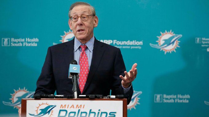 NFL suspende y multa al dueño de los Miami Dolphins; les quita selecciones del draft