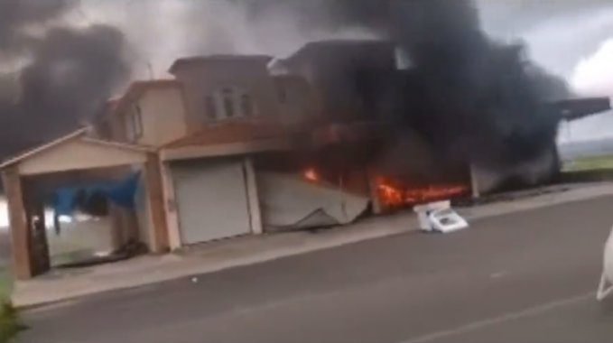 Manifestantes incendian patrullas y casa de la alcaldesa de San José del Rincón