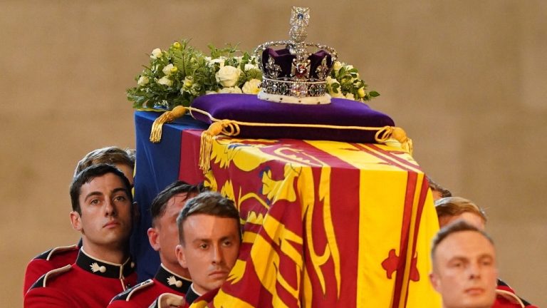 Isabel II será enterrada el lunes junto al duque de Edimburgo en Windsor