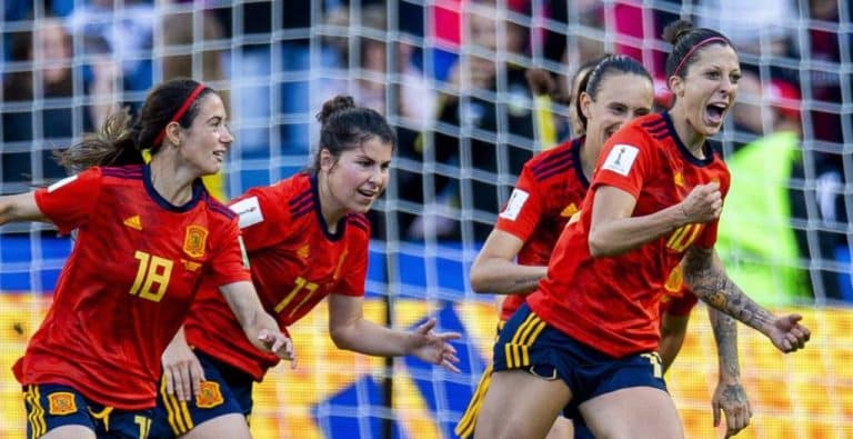 Jugadoras renuncian a la Selección Femenil española; piden destitución de entrenador