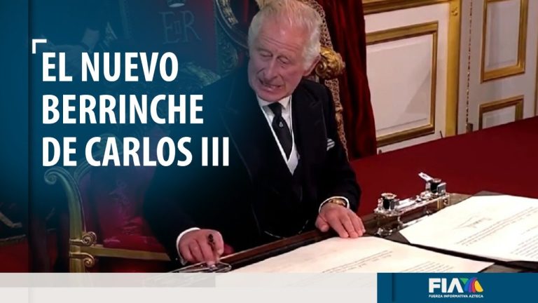Captan nuevo berrinche del rey Carlos III; hace escándalo por una pluma