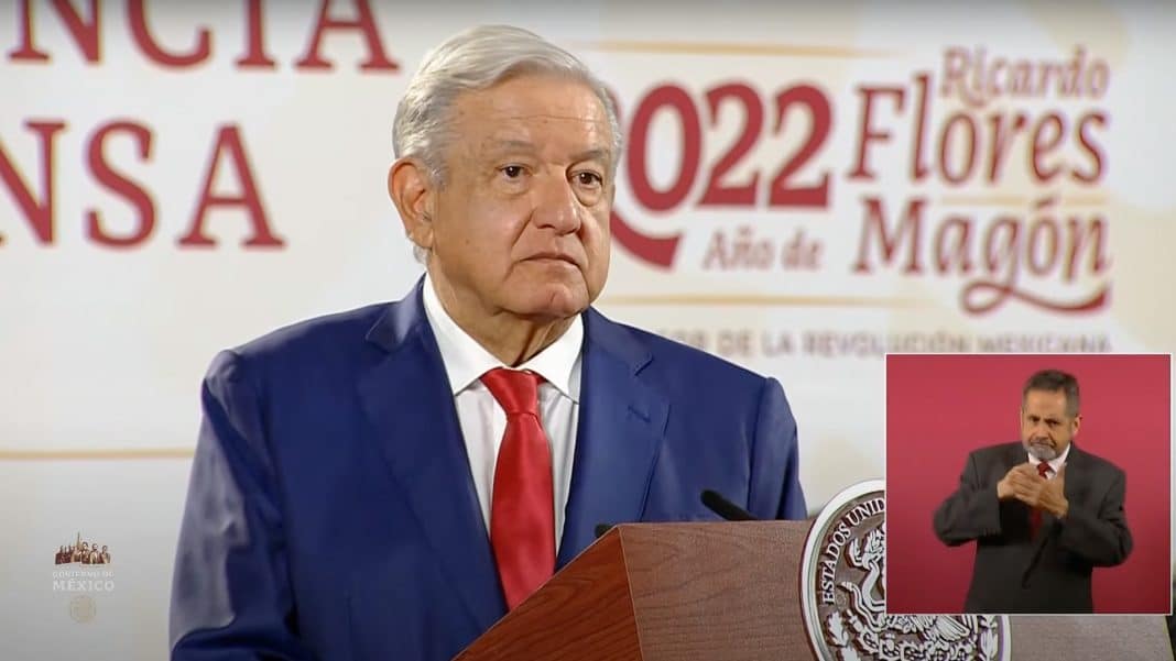 Andrés Manuel López Obrador arremetió contra los asistentes a la marcha en defensa del INE