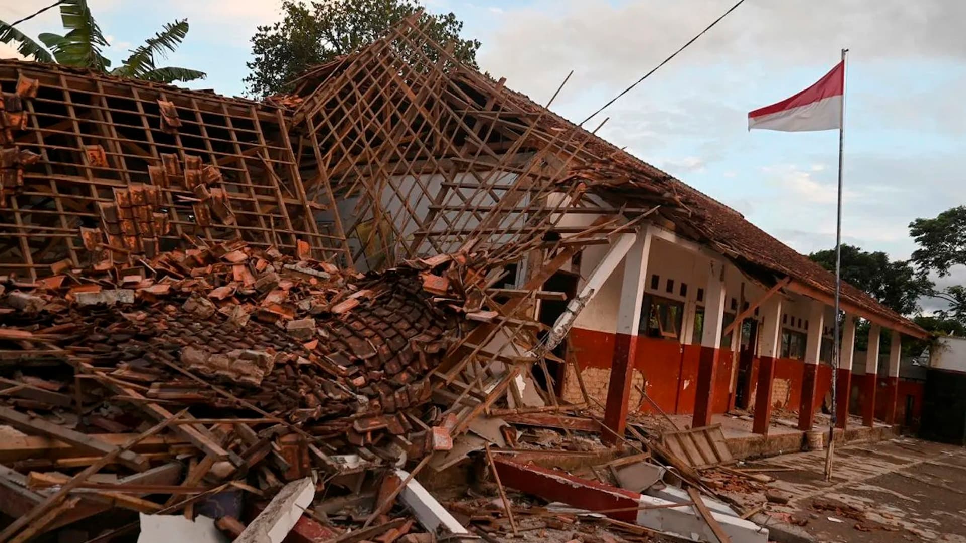 Se registraó sismo de magnitud 5.6 en la escala de Richter en Indonesia