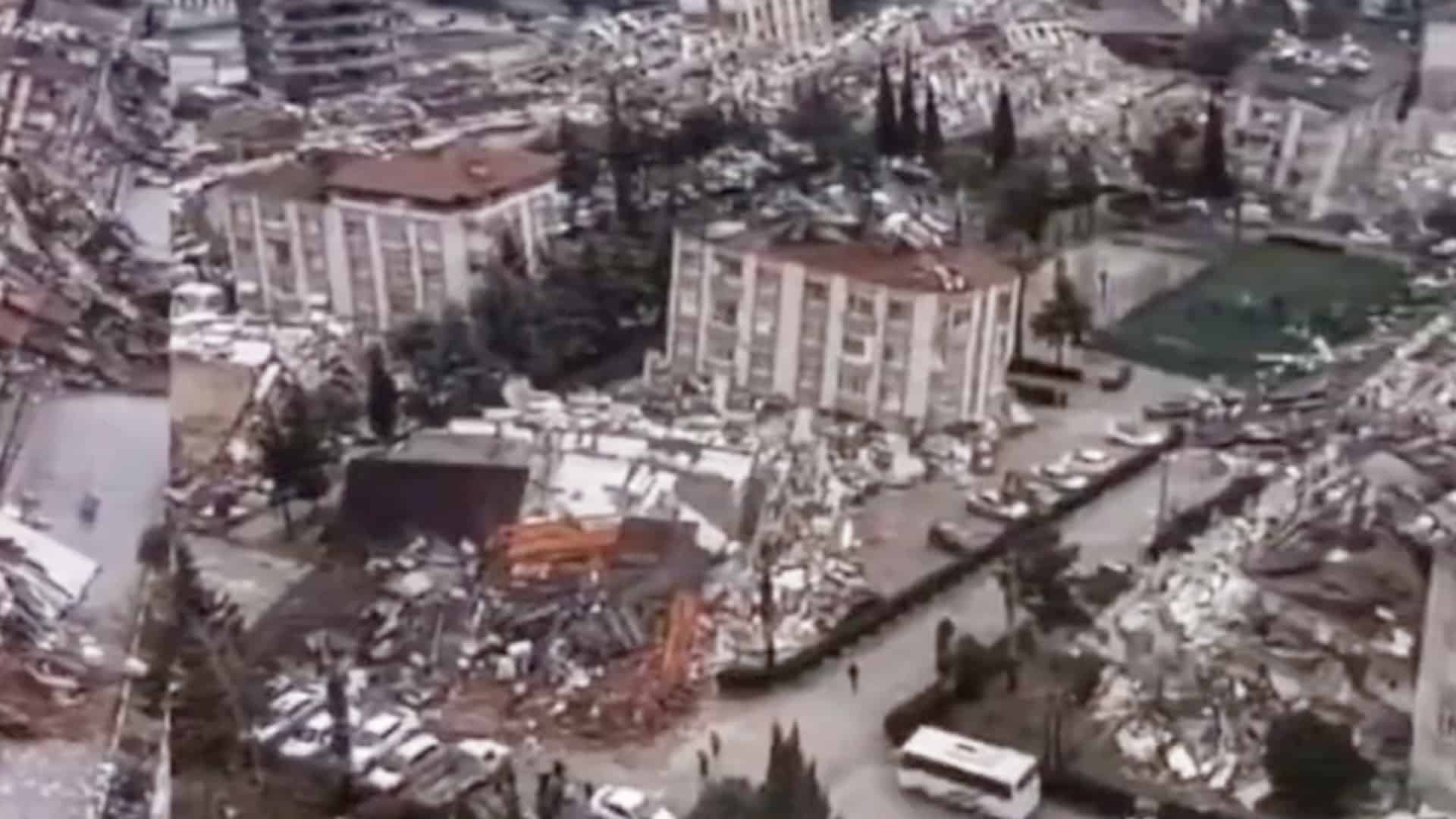 Suspenden labores de búsqueda y rescate en provincia de Hatay, Turquía