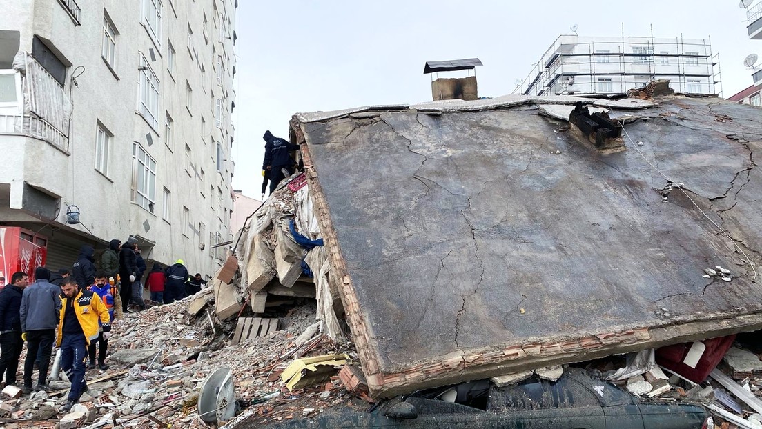Suman más de 5 mil fallecidos por terremotos en Turquía y Siria