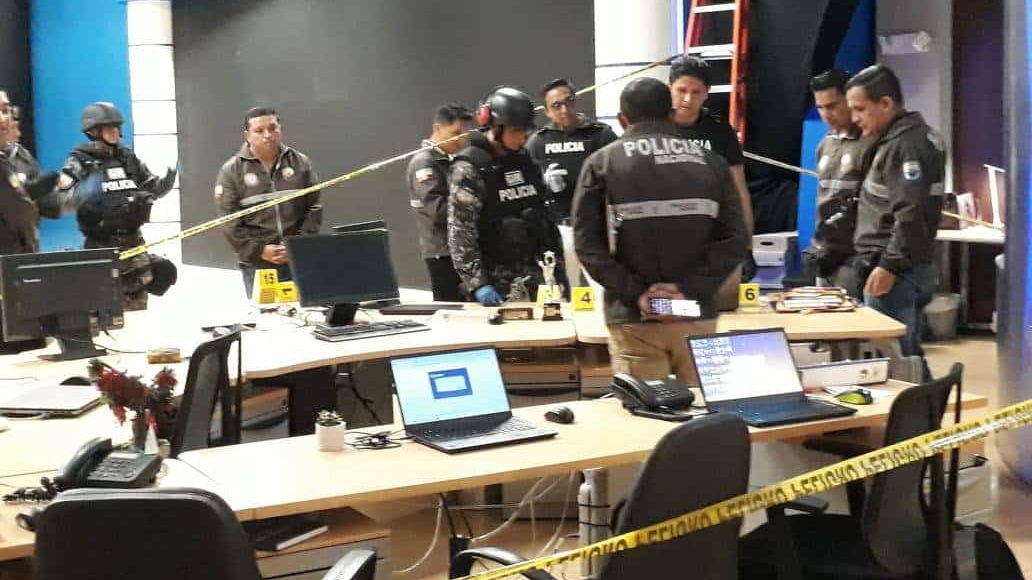 envío de cinco sobres con explosivos a periodistas y medios de comunicación en Ecuador