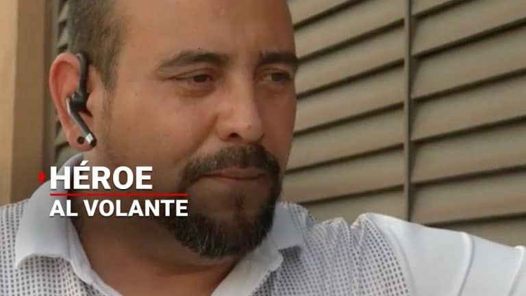 Taxista de Monterrey defiende a mujer ante asalto; corre tras el ladrón, lo captura y recupera lo robado