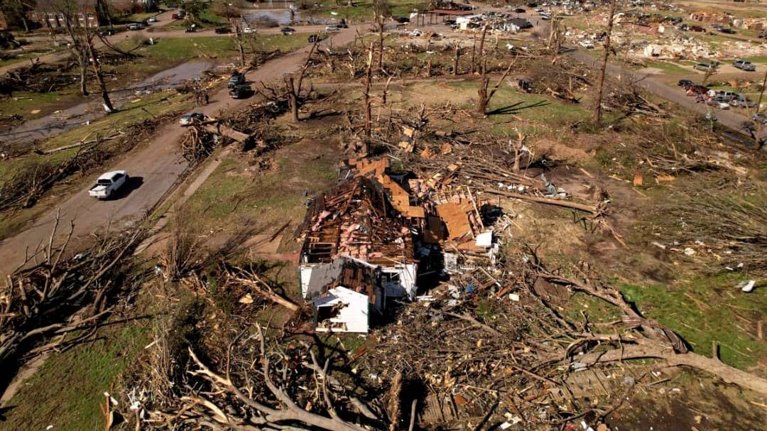 tornado deja al menos 26 muertos en Mississippi