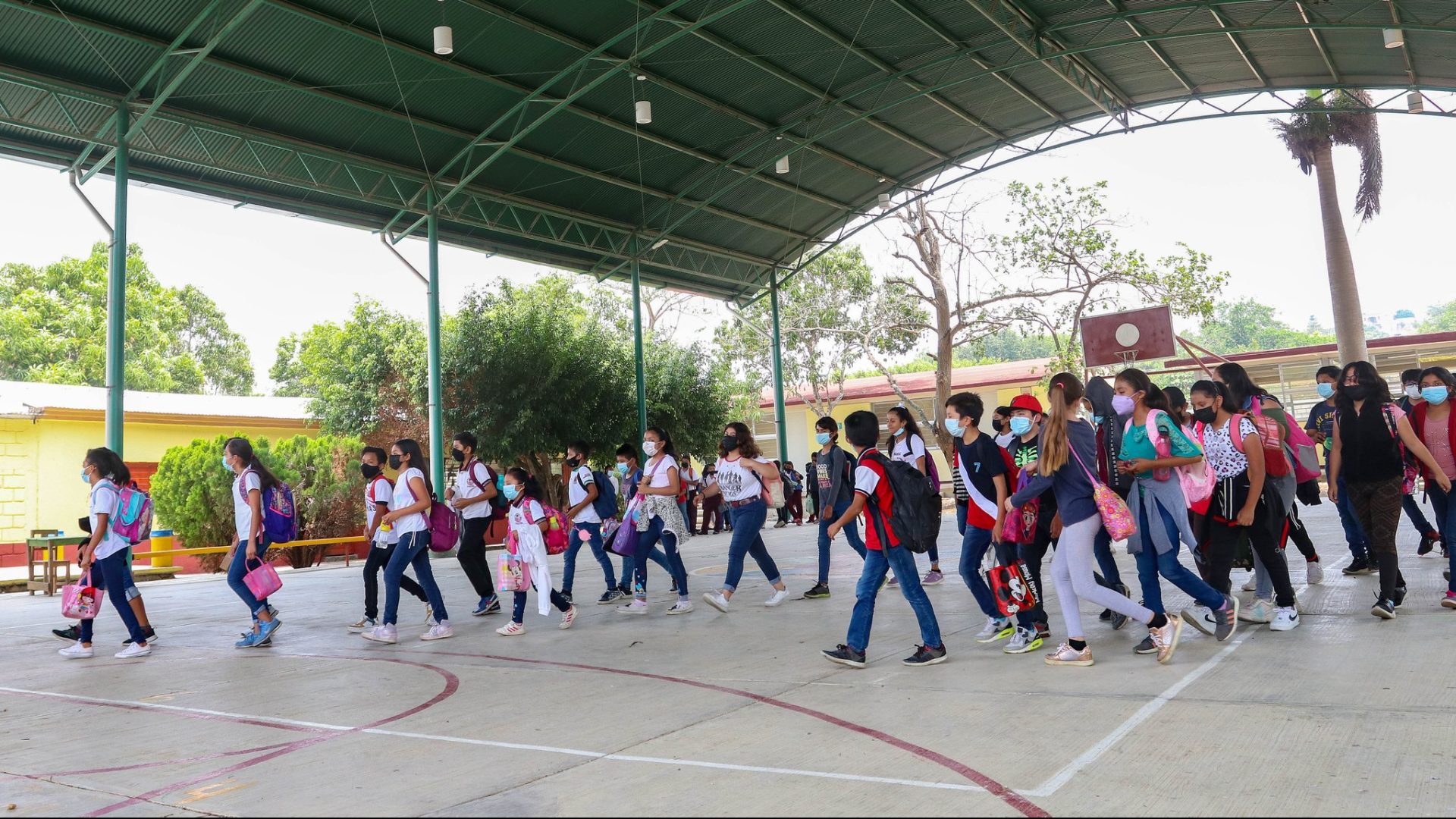 Regresan a clases más de 29 millones de estudiantes