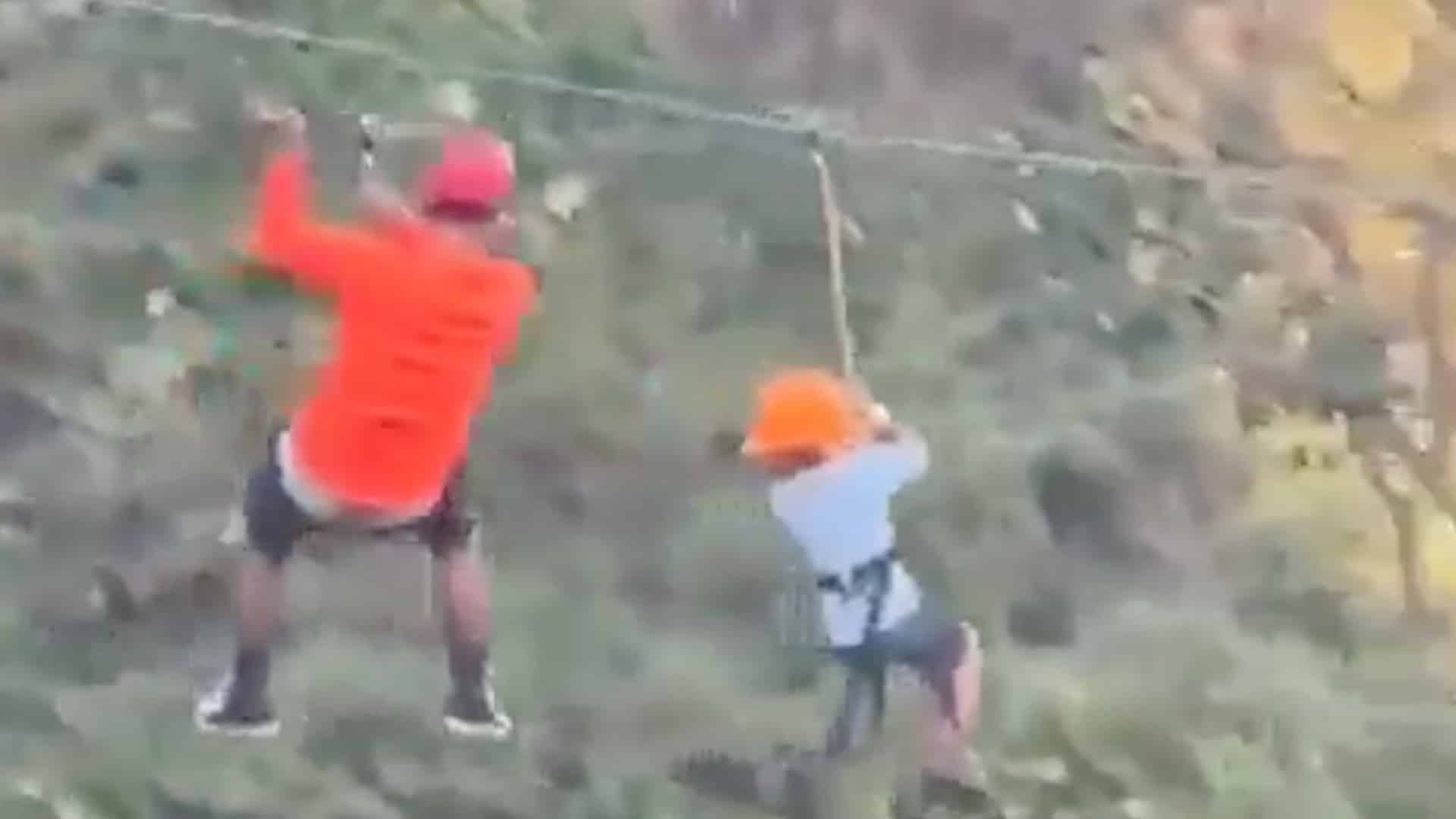 Niño cae de tirolesa en el Parque Fundidora de Monterrey