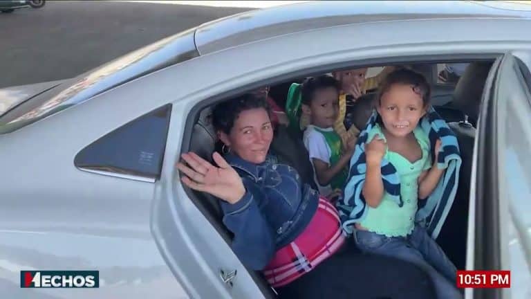 Drama en la frontera; migrantes arriesgan su vida para sortear las boyas ancladas en el Río Bravo