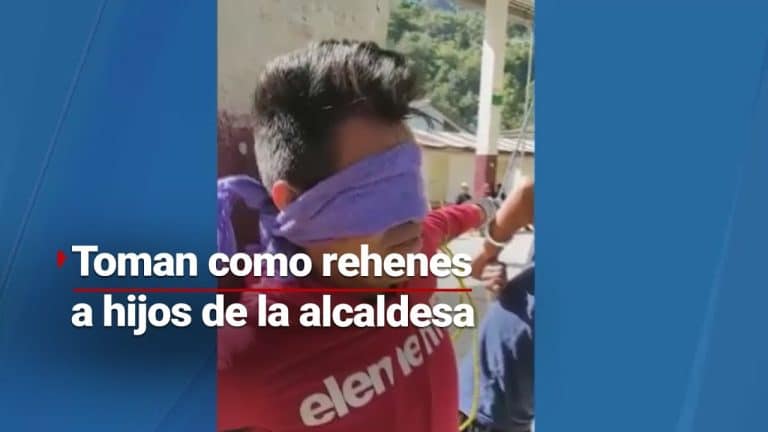 Amarran a los hijos de la alcaldesa de Mitontic, en los Altos de Chiapas; pobladores exigen 5 millones para obras públicas