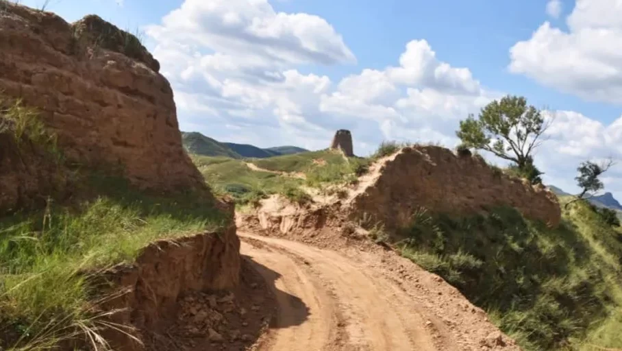 Abren enorme hueco en la Gran Muralla de China