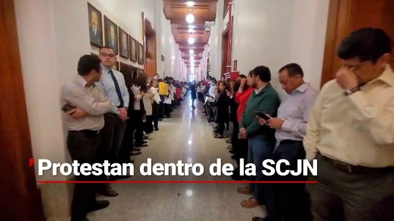 Trabajadores de la SCJN muestran apoyo a ministros